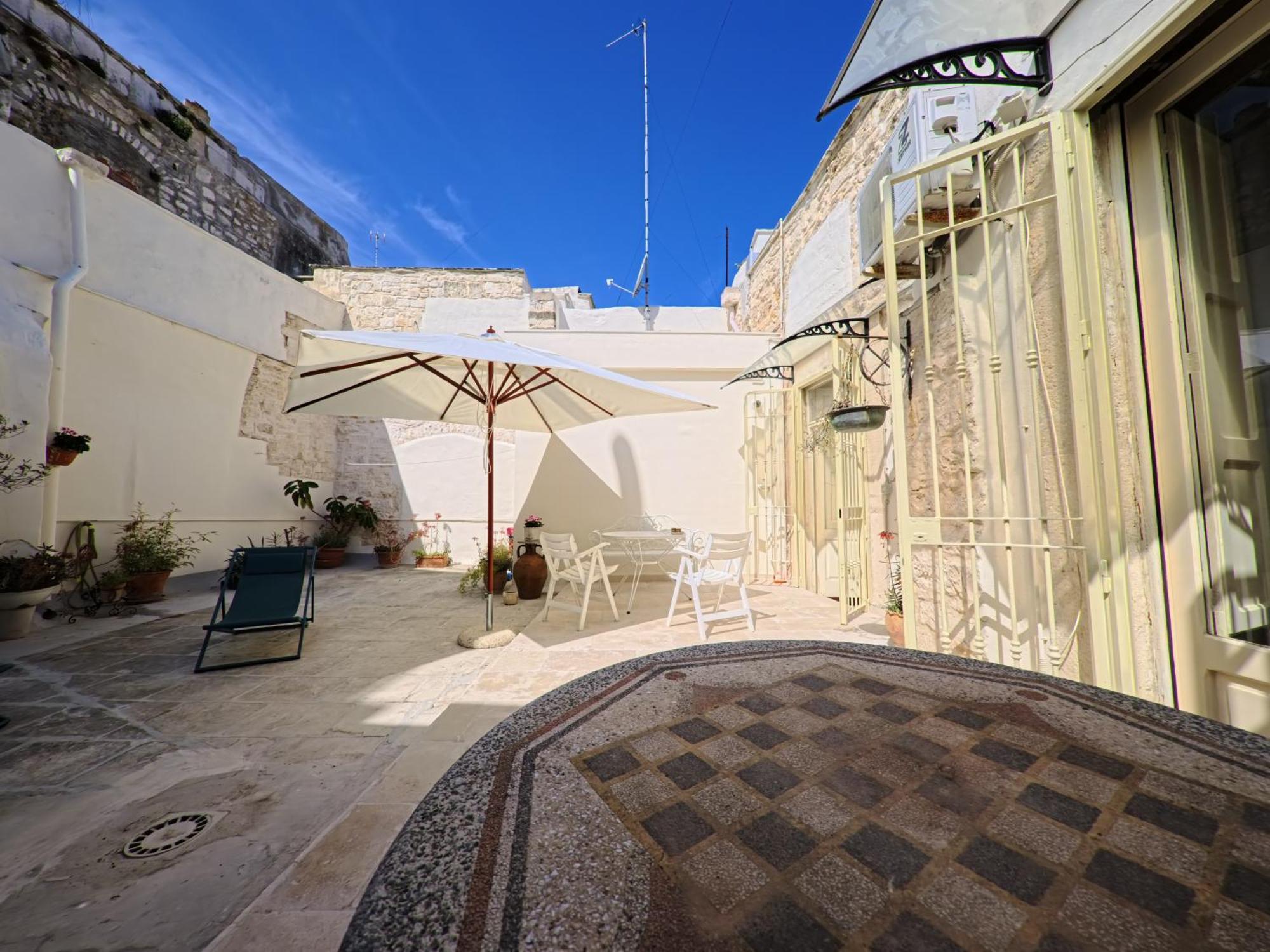 Palazzo Framarino Dei Malatesta - Noble Floor - XIV Century Giovinazzo Ngoại thất bức ảnh